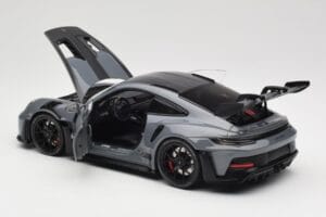 Porsche 911 992 GT3 RS Crayon Weissach Package & Black Wheels Minichamps 1:18 110062024 Metal — zdjęcie 5 z 8