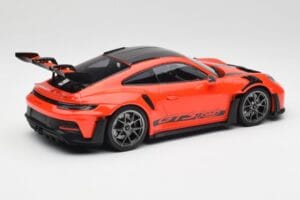 Porsche 911 992 GT3 RS Guards Pomarańczowy & Srebrne Felgi Minichamps 1:18 911992002 Metal — zdjęcie 2 z 6