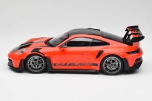 Porsche 911 992 GT3 RS Guards Pomarańczowy & Srebrne Felgi Minichamps 1:18 911992002 Metal — zdjęcie 3 z 6