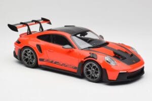 Porsche 911 992 GT3 RS Guards Pomarańczowy & Srebrne Felgi Minichamps 1:18 911992002 Metal — zdjęcie 4 z 6