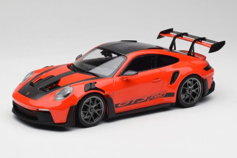 Porsche 911 992 GT3 RS Guards Pomarańczowy & Srebrne Felgi Minichamps 1:18 911992002 Metal