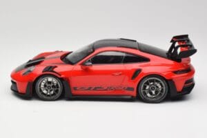 Porsche 911 992 GT3 RS Guards Czerwony & Srebrne Felgi Weissach Package Minichamps 1:18 153062246 Metal — zdjęcie 3 z 6