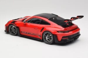 Porsche 911 992 GT3 RS Guards Czerwony & Srebrne Felgi Weissach Package Minichamps 1:18 153062246 Metal — zdjęcie 5 z 6
