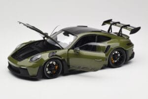 Porsche 911 992 GT3 RS Nato Olive & Black Wheels Minichamps 1:18 110062027 Metal — zdjęcie 2 z 8