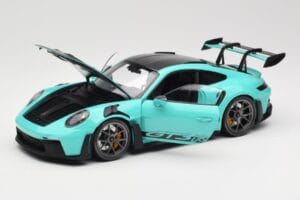 Porsche 911 992 GT3 RS Python Green & Dark Silver Wheels Minichamps 1:18 110062026 Metal — zdjęcie 2 z 8