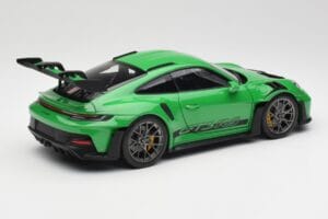 Porsche 911 992 GT3 RS Python Zielony Norev 1:18 WAP0212820RGT3 Metal — zdjęcie 3 z 8