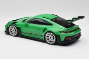 Porsche 911 992 GT3 RS Python Zielony & Srebrne Felgi & Czarny Decor Minichamps 1:18 153062235 Metal — zdjęcie 5 z 6