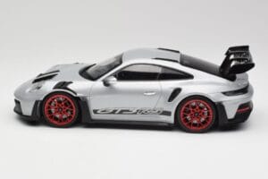 Porsche 911 992 GT3 RS Srebrny & Czerwone Felgi Minichamps 1:18 153062241 Metal — zdjęcie 3 z 6