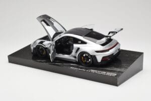 Porsche 911 992 GT3 RS Srebrny Weissach Package Minichamps 1:18 110062020 Metal — zdjęcie 5 z 8