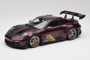 Porsche 911 992 GT3 RS Ultraviolet i Srebrne Koła Minichamps 1:18 110062029 Metal