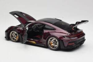 Porsche 911 992 GT3 RS Ultraviolet i Srebrne Koła Minichamps 1:18 110062029 Metal — zdjęcie 5 z 8