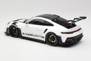 Porsche 911 992 GT3 RS Biały & Czarne Felgi Minichamps 1:18 155062230 Metal — zdjęcie 5 z 6