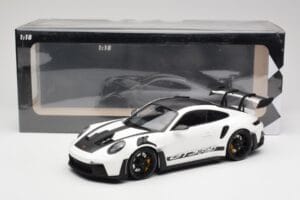 Porsche 911 992 GT3 RS Biały & Czarne Felgi Minichamps 1:18 155062230 Metal — zdjęcie 6 z 6