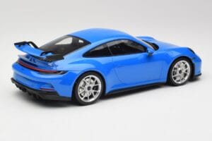 Porsche 911 992 GT3 Rekin Niebieski i Srebrne Koła Minichamps 1:18 143069015 Żywica — zdjęcie 2 z 6