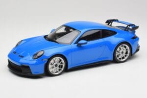 Porsche 911 992 GT3 Rekin Niebieski i Srebrne Koła Minichamps 1:18 143069015 Żywica