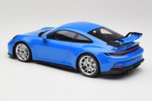 Porsche 911 992 GT3 Rekin Niebieski i Srebrne Koła Minichamps 1:18 143069015 Żywica — zdjęcie 5 z 6