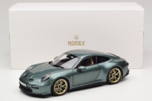 Porsche 911 992 GT3 Touring Package Malachite Green Metallic Norev 1:18 187382 Metal — zdjęcie 8 z 8