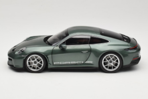 Porsche 911 992 S/T Malachite Green Metallic Norev 1:18 187472 Metal — zdjęcie 5 z 8
