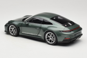 Porsche 911 992 S/T Malachite Green Metallic Norev 1:18 187472 Metal — zdjęcie 7 z 8