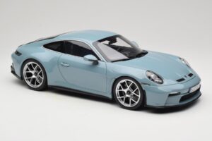 Porsche 911 992 S/T Meisenblau Norev 1:12 127550 Metal — zdjęcie 4 z 6