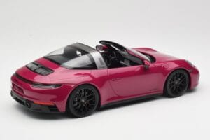 Porsche 911 992 Targa 4 GTS Rubystar Minichamps 1:18 155061066 Metal — zdjęcie 2 z 6