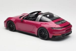 Porsche 911 992 Targa 4 GTS Rubystar Minichamps 1:18 155061066 Metal — zdjęcie 5 z 6