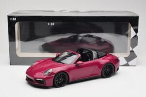 Porsche 911 992 Targa 4 GTS Rubystar Minichamps 1:18 155061066 Metal — zdjęcie 6 z 6