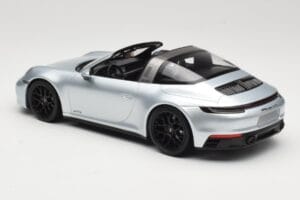 Porsche 911 992 Targa 4 GTS Srebrny Minichamps 1:18 155061061 Metal — zdjęcie 5 z 6