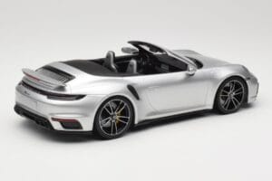 Porsche 911 992 Turbo S Kabriolet Srebrny Minichamps 1:18 155069082 Metal — zdjęcie 2 z 6