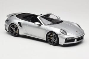 Porsche 911 992 Turbo S Kabriolet Srebrny Minichamps 1:18 155069082 Metal — zdjęcie 4 z 6