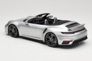Porsche 911 992 Turbo S Kabriolet Srebrny Minichamps 1:18 155069082 Metal — zdjęcie 5 z 6