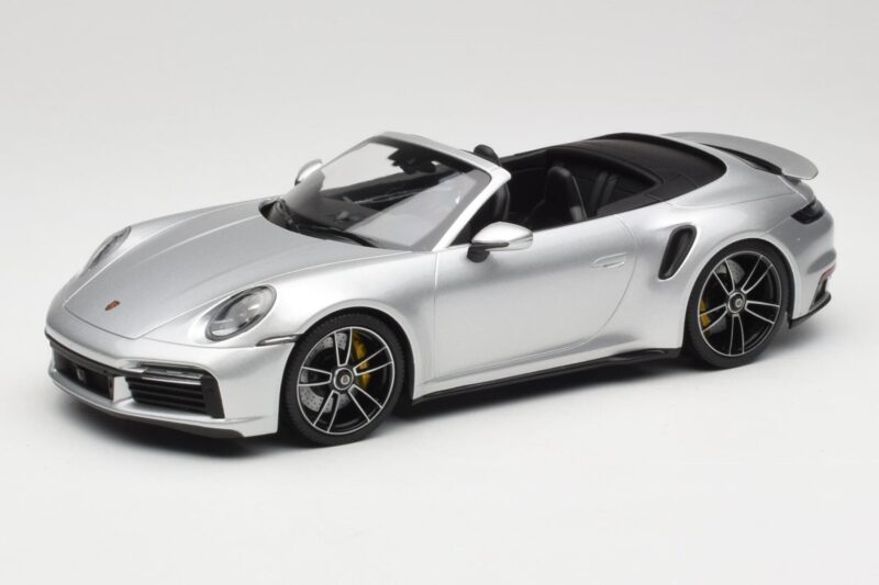 Porsche 911 992 Turbo S Kabriolet Srebrny Minichamps 1:18 155069082 Metal