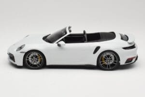 Porsche 911 992 Turbo S Kabriolet White Metallic Minichamps 1:18 155069080 Metal — zdjęcie 3 z 6