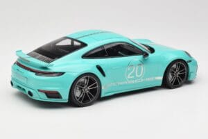 Porsche 911 992 Turbo S Sport Design Package Racing Green Minichamps 1:18 155069175 Metal — zdjęcie 2 z 6