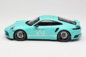 Porsche 911 992 Turbo S Sport Design Package Racing Green Minichamps 1:18 155069175 Metal — zdjęcie 3 z 6