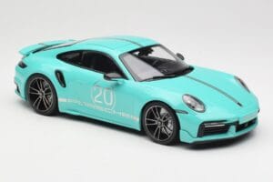 Porsche 911 992 Turbo S Sport Design Package Racing Green Minichamps 1:18 155069175 Metal — zdjęcie 4 z 6