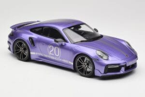Porsche 911 992 Turbo S Sport Design Package Viola Metallic Minichamps 1:18 155069174 Metal — zdjęcie 4 z 6