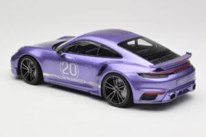 Porsche 911 992 Turbo S Sport Design Package Viola Metallic Minichamps 1:18 155069174 Metal — zdjęcie 5 z 6