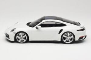 Porsche 911 Turbo S 992 Biały Minichamps 1:18 WAP0211620RTRB Metal — zdjęcie 3 z 6