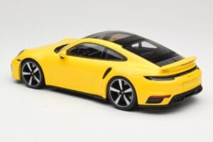 Porsche 911 992 Turbo S Żółty Minichamps 1:18 155069071 Metal — zdjęcie 5 z 6
