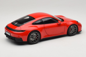 Porsche 911 992.2 Carrera 4 GTS Guards Red Norev 1:18 187171 Metal — zdjęcie 3 z 8