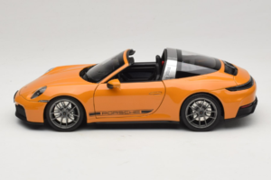 Porsche 911 992.2 Targa 4 GTS Bahama Yellow Norev 1:18 187190 Metal — zdjęcie 5 z 10