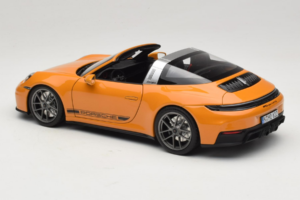 Porsche 911 992.2 Targa 4 GTS Bahama Yellow Norev 1:18 187190 Metal — zdjęcie 9 z 10