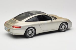 Porsche 911 996 Carrera 4S Srebrny Maisto 1:18 WAP02102212 Metal — zdjęcie 3 z 8