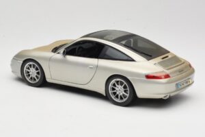 Porsche 911 996 Carrera 4S Srebrny Maisto 1:18 WAP02102212 Metal — zdjęcie 7 z 8