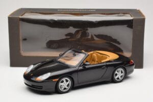 Porsche 911 996 Carrera Kabriolet Czarny UT Models 1:18 WAP02100997 Metal — zdjęcie 8 z 8