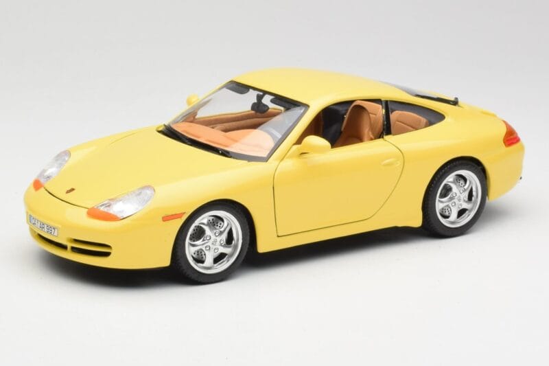 Porsche 911 996 Carrera Żółty Bburago 1:18 30085-M1 Metal