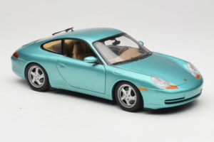 Porsche 911 996 Green Metallic UT Models 1:18 27901 Metal — zdjęcie 6 z 8