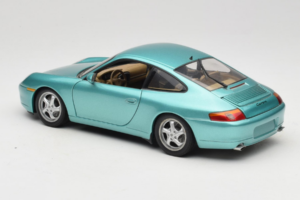Porsche 911 996 Green Metallic UT Models 1:18 27901 Metal — zdjęcie 7 z 8