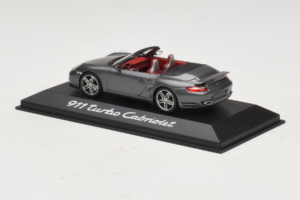 Porsche 911 997 Turbo Cabriolet Grey Metallic Minichamps 1:43 WAP02015218 Metal — zdjęcie 3 z 4